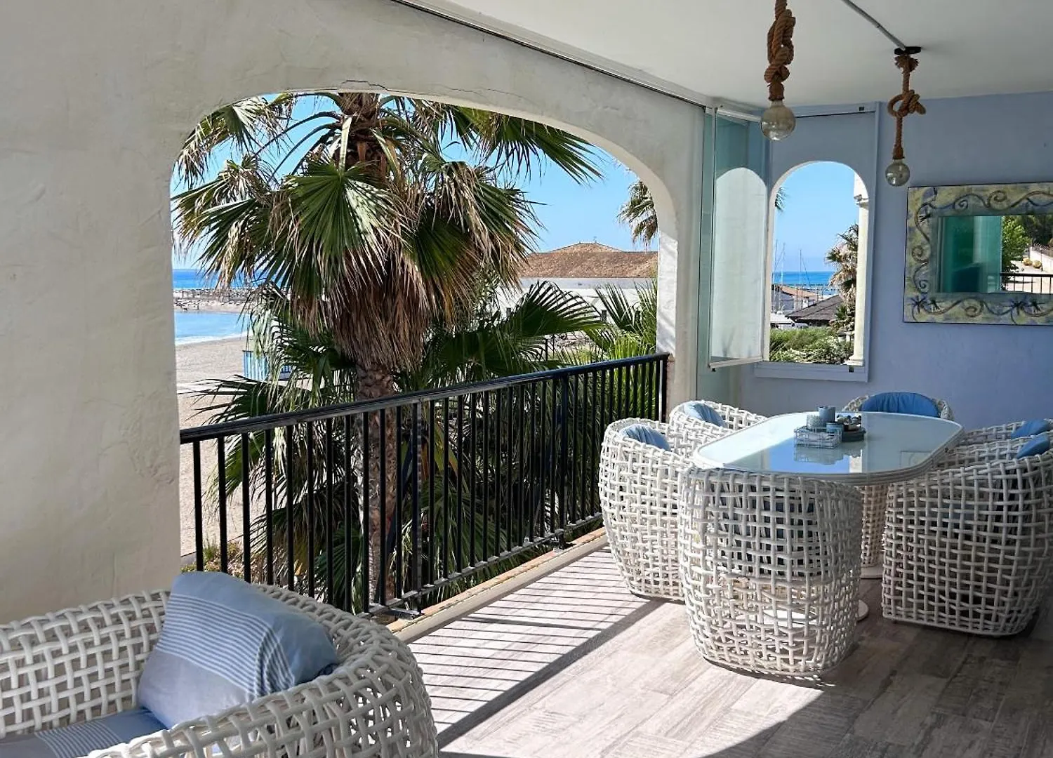 Luxurious 3 Bedroom Apartment Beachfront 马尼尔瓦 西班牙